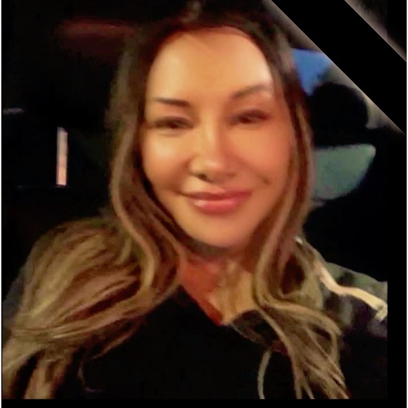 Hi! I ♥️ shopping🤗Member since 2016 - Picture 1 of 1